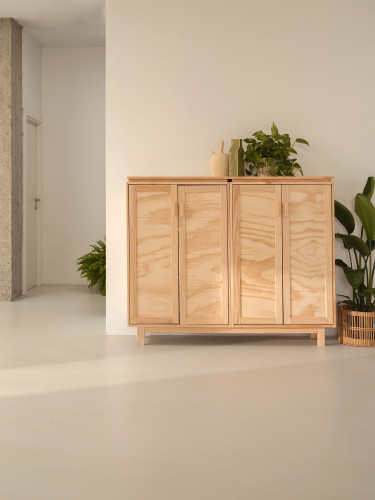 Armadio credenza doppia in legno con gambe e ripiani | LUFE
