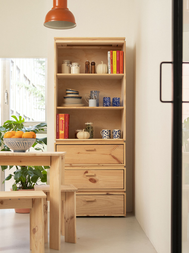 Placard en bois naturel avec tiroirs intégrés | LUFE 2
