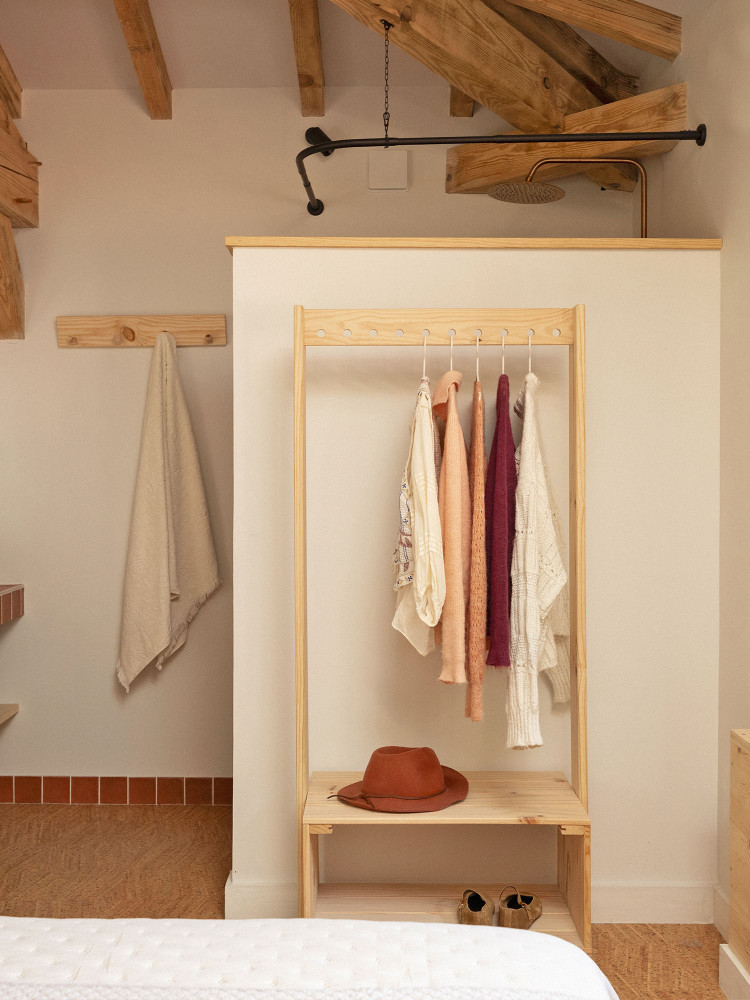 Suporte para cabides BEKA 160 x 70 cm de madeira | LUFE 2