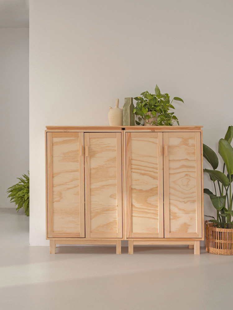 Armadio credenza doppia in legno con gambe e ripiani | LUFE 2