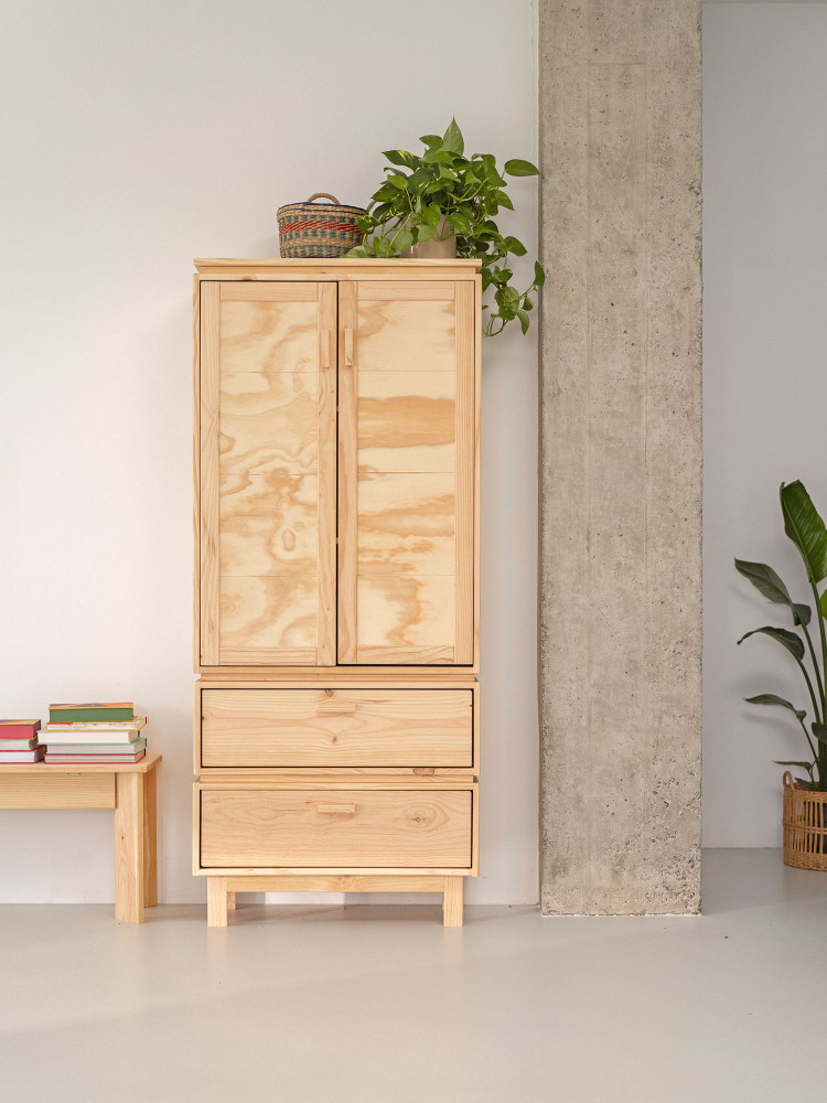 Armadio in legno naturale con gambe e 2 cassetti | LUFE 2