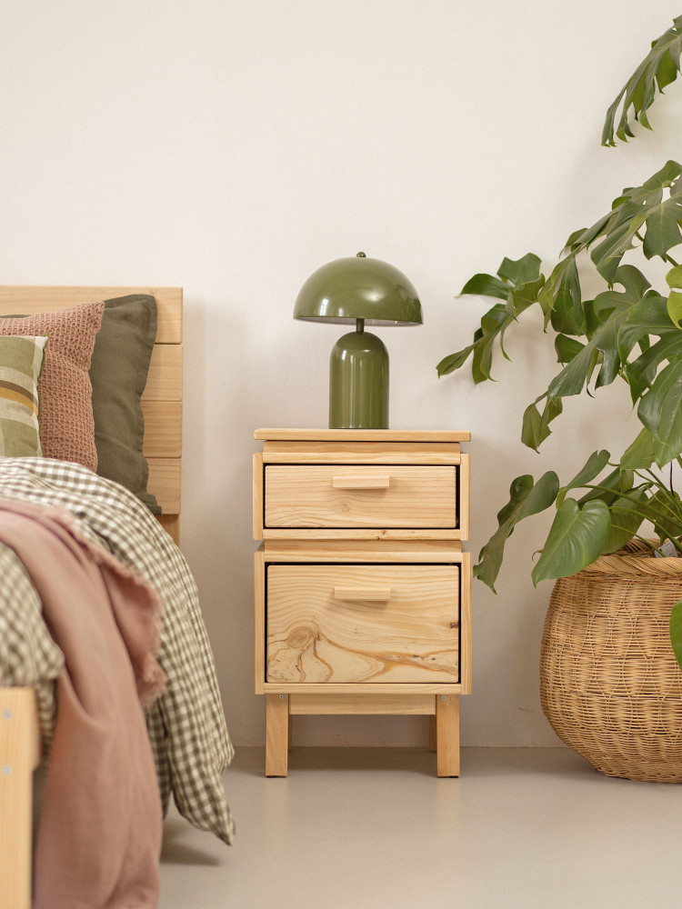 Mesita de noche de madera maciza con cajones 2