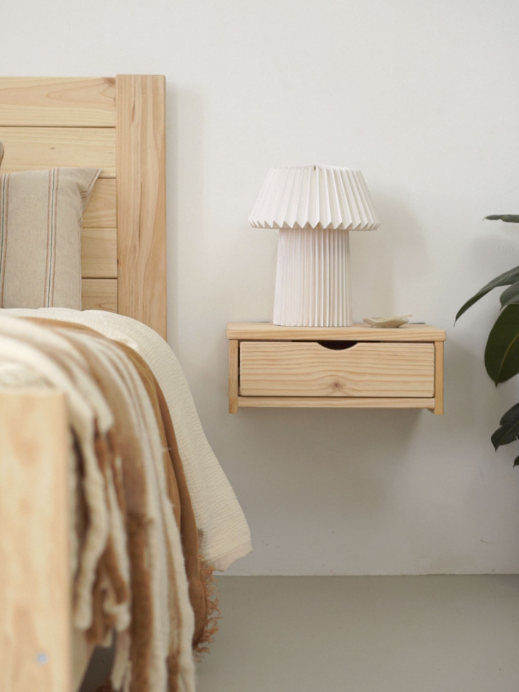 Mesita de noche de madera natural flotante 2