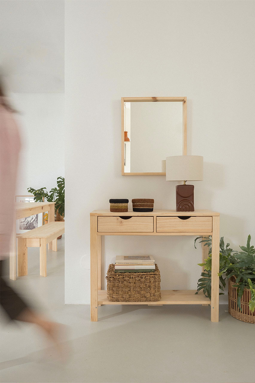 Imagen de ambiente 1 para:Espejo de pared con marco de madera