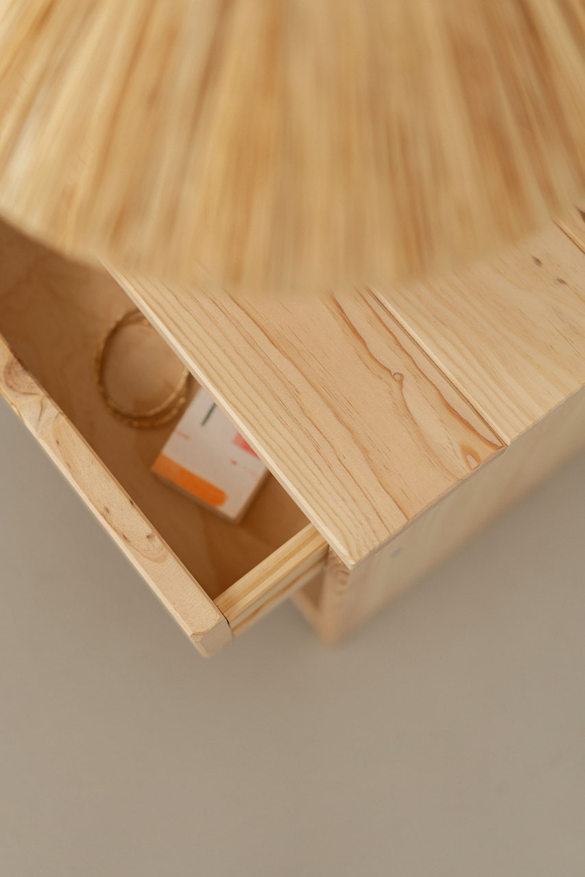 Imagen de ambiente 2 para:Mesita de noche de madera sostenible