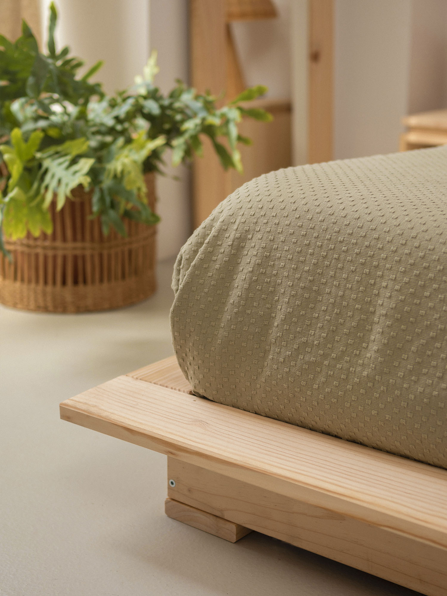 Imagen de ambiente 2 para:Cama tatami de madera natural