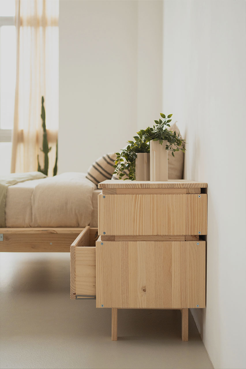 Imagen de ambiente 3 para:Mesita de noche de diseño de madera natural