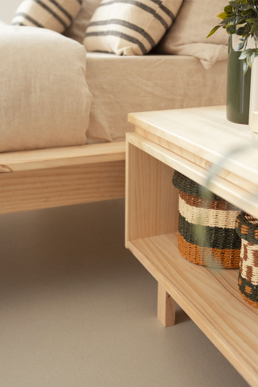 Imagen de ambiente 3 para:Mesita de noche de madera natural y ecológica
