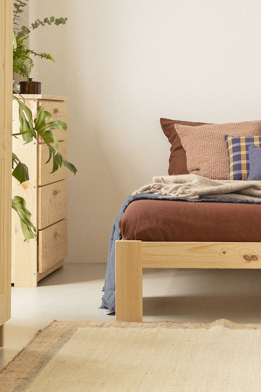 Imagen de ambiente 5 para:Cama somier de madera natural